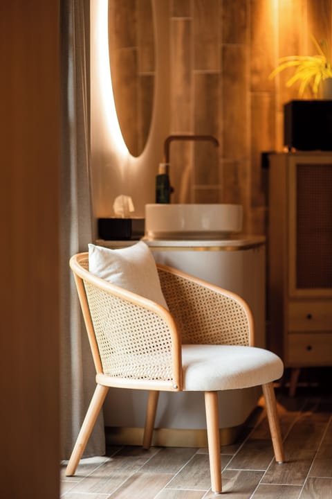 Sauna, steam room, body treatments, body scrubs, facials