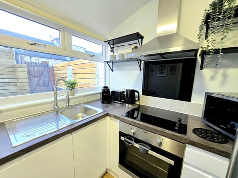 Electric kettle, toaster