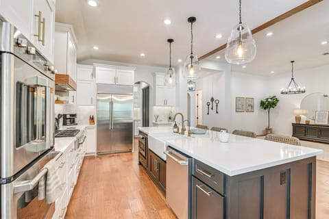 House (5 Bedrooms) | Interior