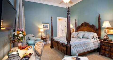 Deluxe Single Room, River View | Iron/ironing board, free WiFi