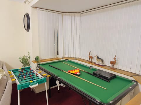House, 3 Bedrooms, Garden View | Game room