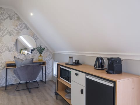 Classic Double or Twin Room, Vineyard View | In-room safe, blackout drapes, iron/ironing board, free WiFi