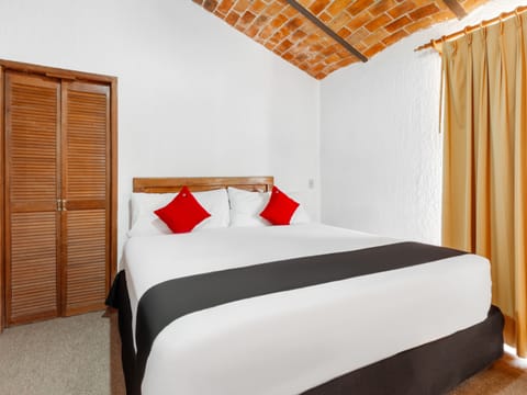 Junior Suite, 2 Bedrooms | Free WiFi, bed sheets