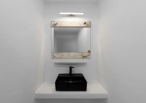 Villa 8 with Private Pool | 97m2 | Bathroom | Hair dryer, towels, toilet paper