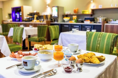 Daily buffet breakfast (EUR 15 per person)