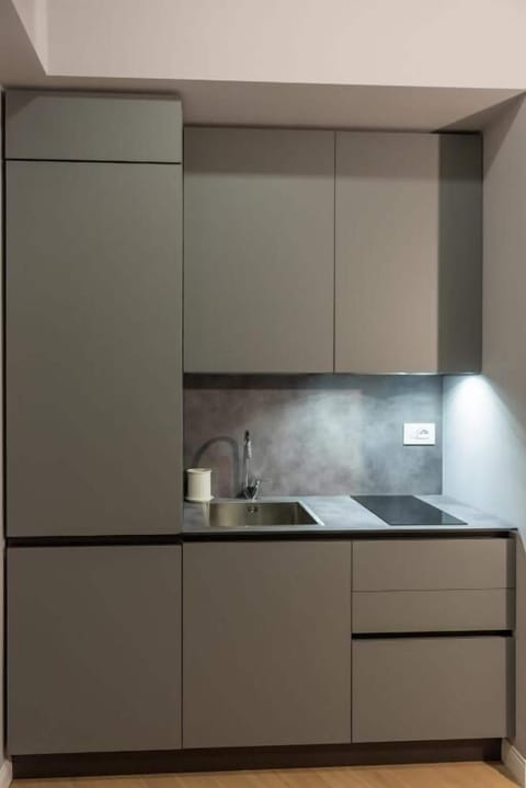 Deluxe Studio | Desk, laptop workspace, blackout drapes, soundproofing