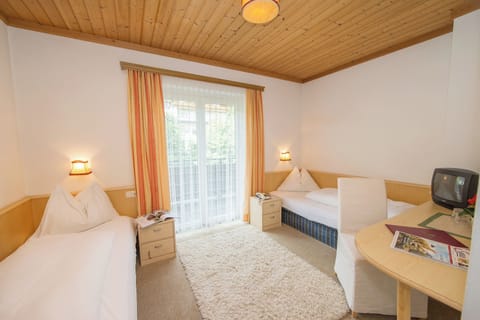 Twin Room, Balcony | Free WiFi