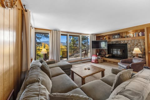 Apartment (2 Bedrooms) | Front of property