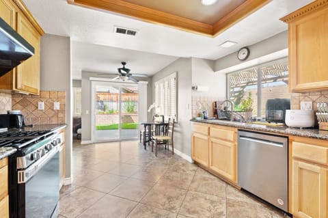 House | 4 bedrooms, Internet