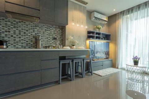 Apartment, Balcony | Living area