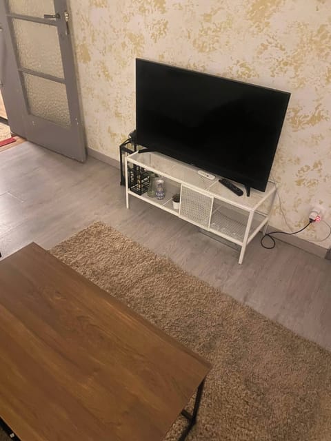 Apartment, 1 Bedroom, Accessible, Smoking | Room amenity