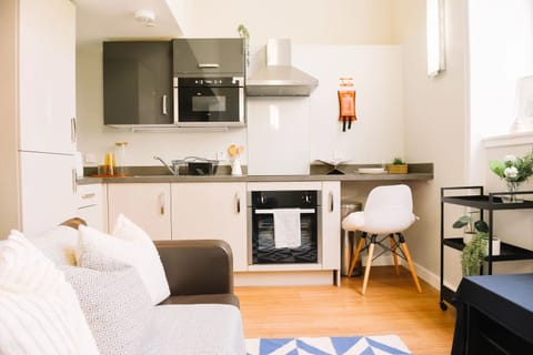 Apartment, 1 Bedroom, Non Smoking | Private kitchen