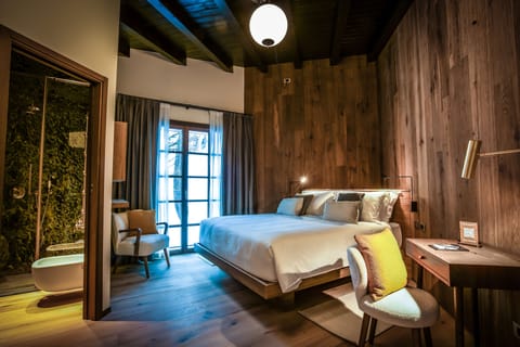 Superior Double Room | In-room safe, soundproofing, free WiFi, bed sheets