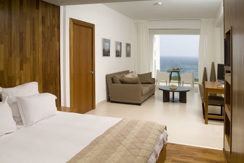 Junior Room, Sea View | Living area | 32-inch flat-screen TV with satellite channels, TV