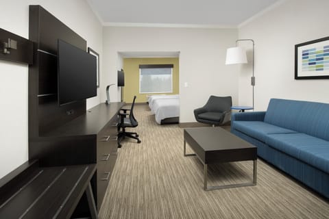 Suite, 1 Bedroom, Accessible (Communications, Accessible Tub) | Premium bedding, in-room safe, desk, iron/ironing board