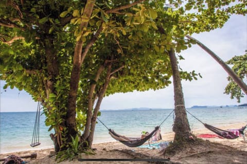 House, 2 Bedrooms, Smoking, Balcony | Beach