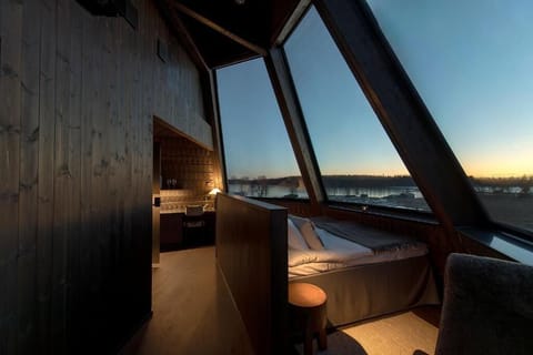 Soundproofing, free WiFi