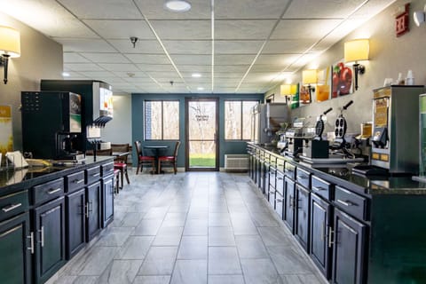 Free daily self-serve breakfast