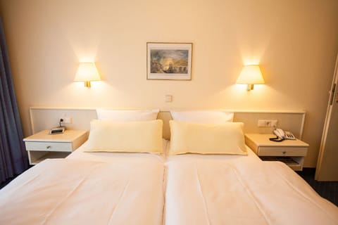 Superior Double Room, Balcony, River View | Hypo-allergenic bedding, in-room safe, desk, iron/ironing board