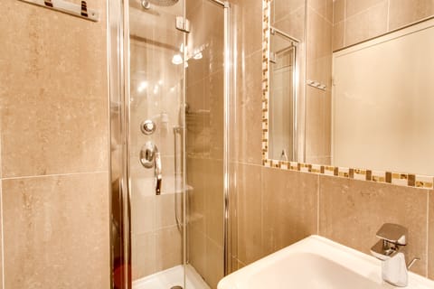 Economy Double Room | Bathroom | Free toiletries, hair dryer, towels, soap