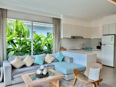 Luxury Villa, 2 Bedrooms, Private Pool, Valley View | Living area | 26-inch Smart TV with digital channels, Netflix, Hulu