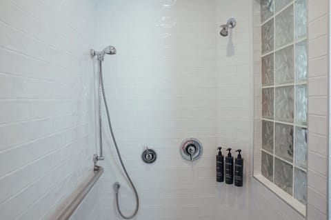 Standard Room, 1 Queen Bed | Hand-held showerhead