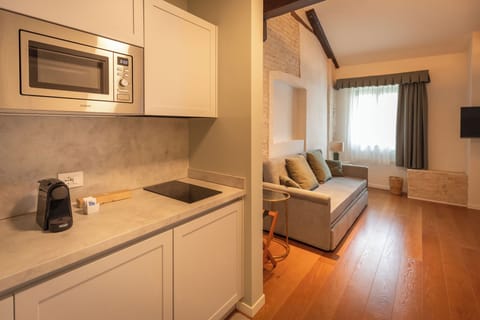 Junior Apartment | Private kitchen | Espresso maker, coffee/tea maker, electric kettle