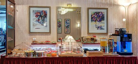 Buffet breakfast on weekends (EUR 7 per person)