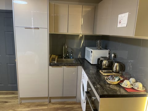 Two-Bedroom Apartment | Egyptian cotton sheets, premium bedding, desk, laptop workspace