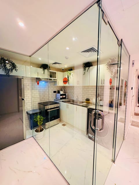 Standard Single Room | Shared kitchen facilities | Full-size fridge, microwave, oven, stovetop