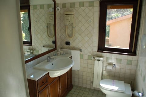 Free toiletries, hair dryer, bidet, towels