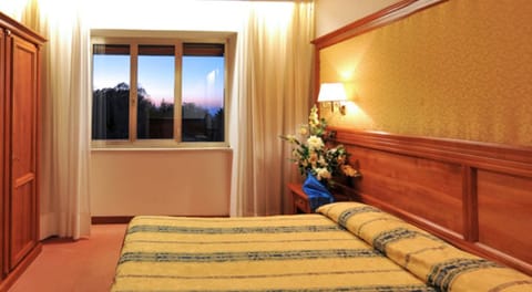 In-room safe, desk, free WiFi, bed sheets