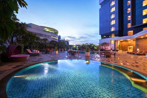 Indoor pool, outdoor pool