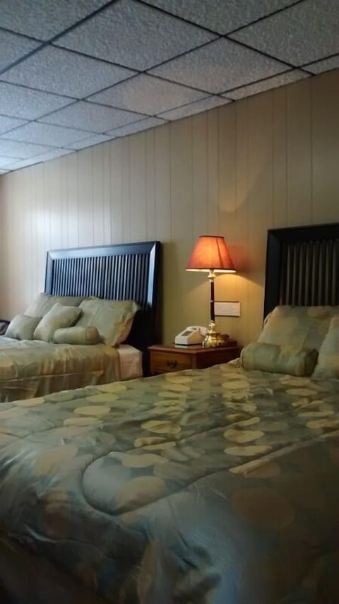 Standard Room, 2 Queen Beds | Desk, free WiFi, bed sheets