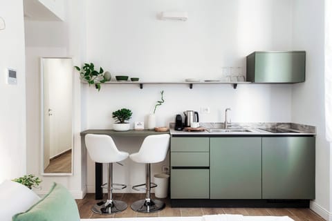 Comfort Studio | Blackout drapes, iron/ironing board, free WiFi