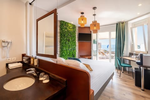 Junior Suite, 1 Queen Bed, Terrace, Sea View | Premium bedding, Select Comfort beds, minibar, in-room safe