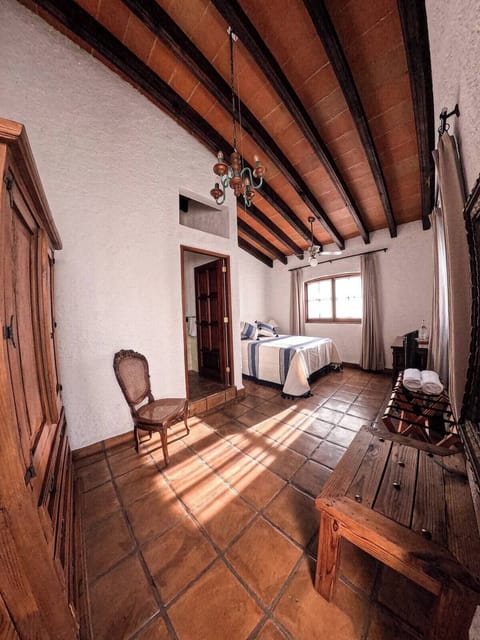 Comfort Room | In-room safe, soundproofing, iron/ironing board, free WiFi