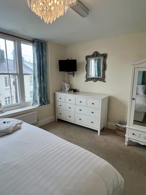 Standard Double or Twin Room, Ensuite, Sea View
