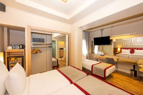 Standard Room, 1 Double Bed | Premium bedding, minibar, in-room safe, individually decorated