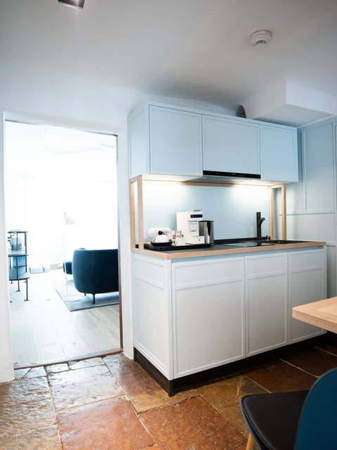 Design Suite, 2 Bedrooms | Private kitchenette