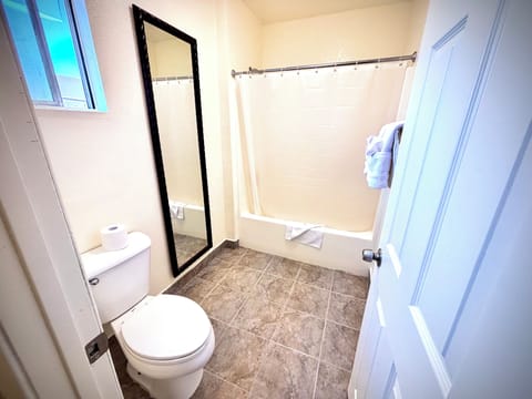 Bathroom | Towels, soap, shampoo, toilet paper