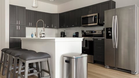 Apartment, 2 Bathrooms (2 Bedrooms) | Private kitchen | Fridge, coffee/tea maker