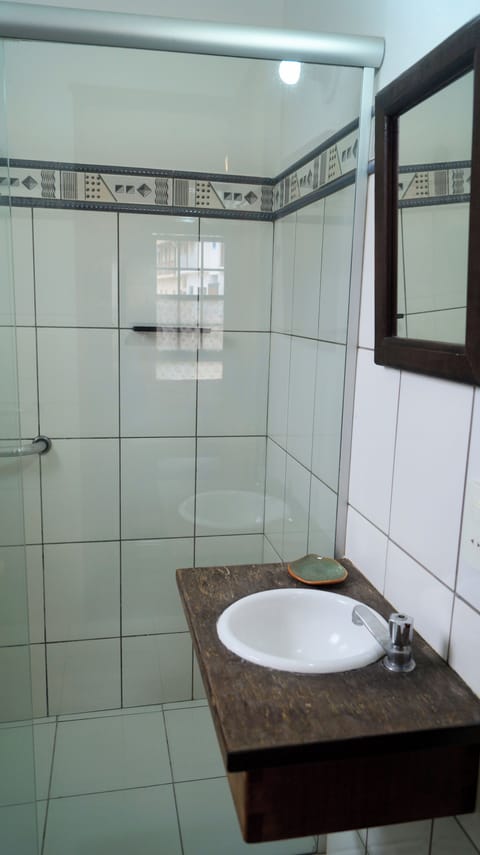 Standard Room | Bathroom | Shower, towels, soap, shampoo