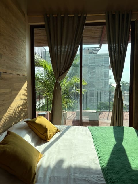 Superior Double Room, Pool View | Hypo-allergenic bedding, laptop workspace, free WiFi, bed sheets