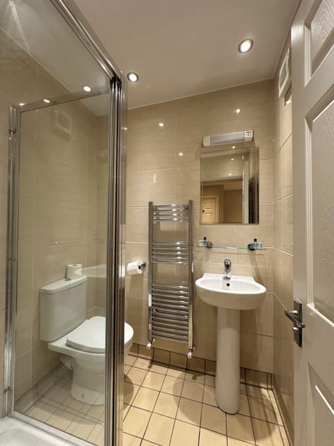 Single Room | Bathroom