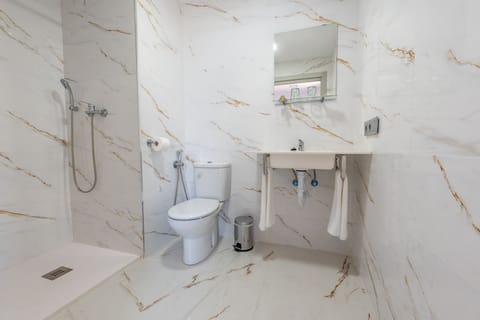 Deluxe Double Room, Balcony, City View | Desk, free WiFi