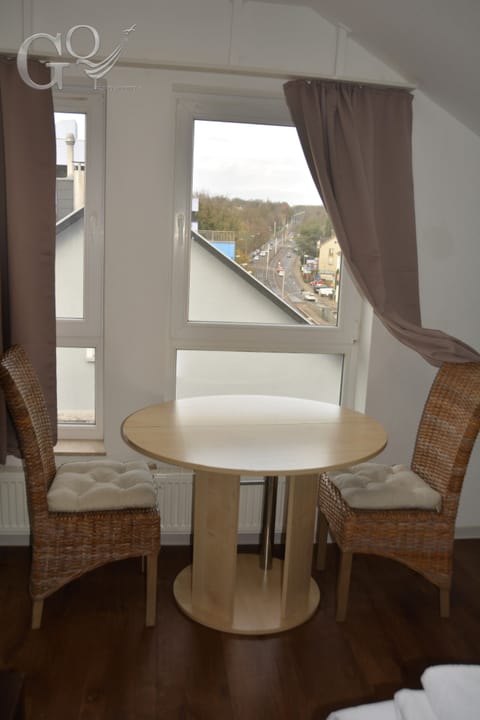 Deluxe Studio Suite | In-room dining