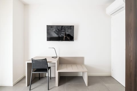 Comfort Apartment, 1 Queen Bed with Sofa bed | Desk, iron/ironing board, free WiFi