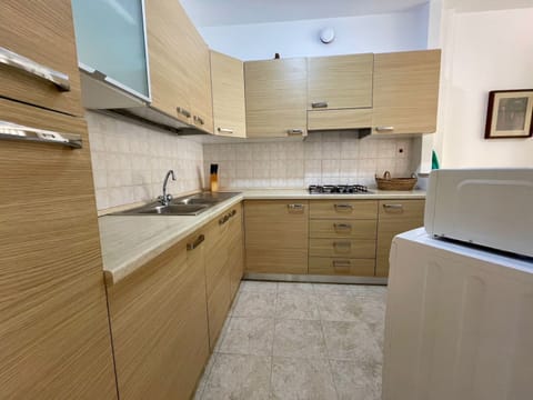 Apartment, 2 Bedrooms, Balcony, Ocean View | Interior