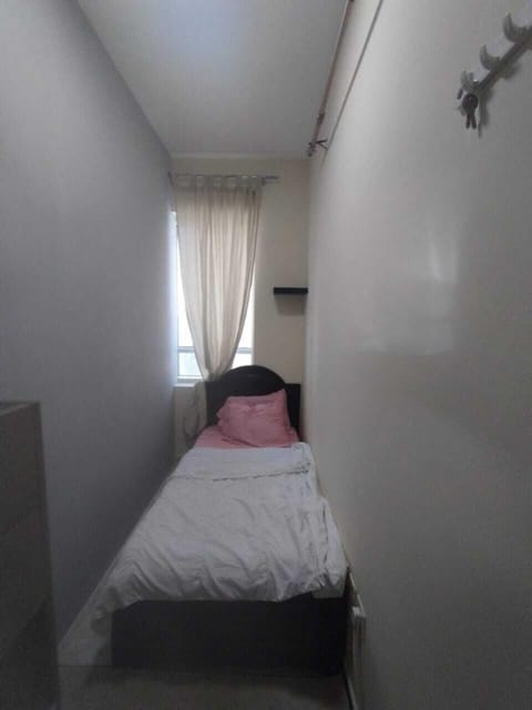 Economy Room, 1 Twin Bed, Non Smoking, Air conditioning | Iron/ironing board, free WiFi, bed sheets